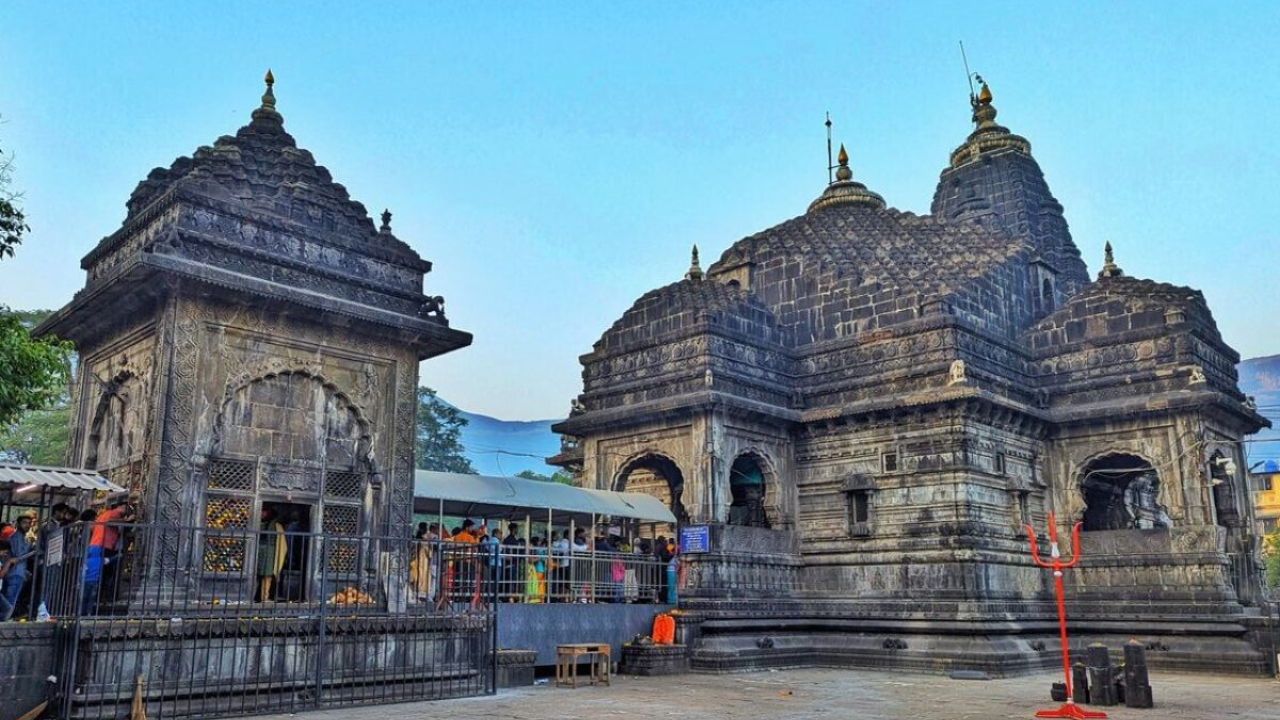 Trimbakeshwar Jyotirlinga sacred temple spiritual background